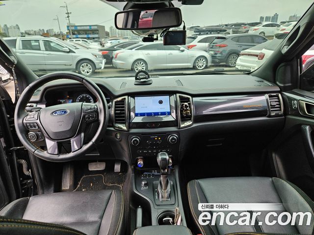 Ford Ranger — interior