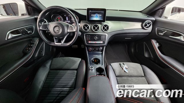 Mercedes-Benz CLA-Class — interior