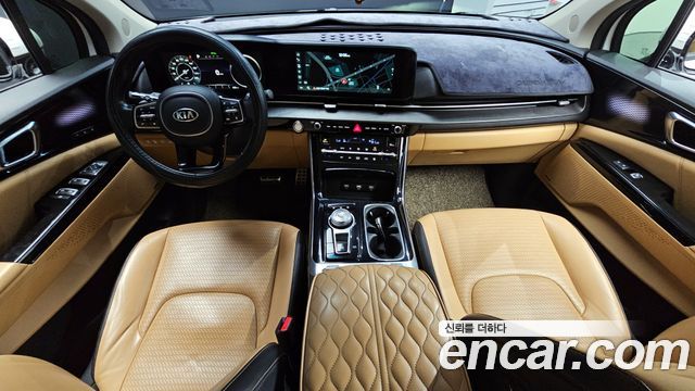 Kia Carnival — interior