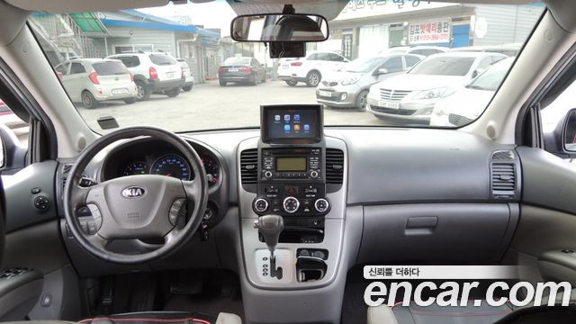 Kia Carnival — interior