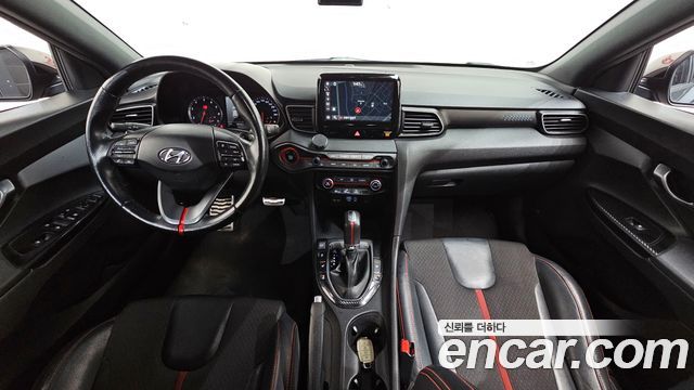 Hyundai Veloster — interior