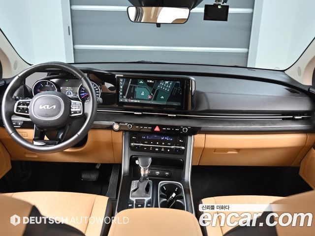 Kia Carnival — interior