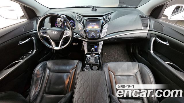 Hyundai i40 — interior