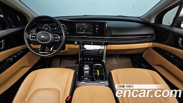 Kia Carnival — interior