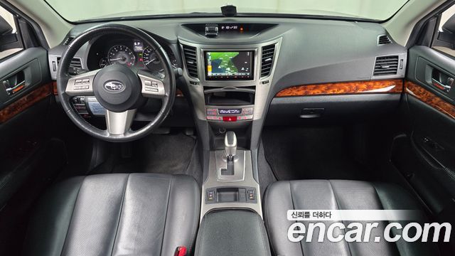 Subaru Legacy — interior
