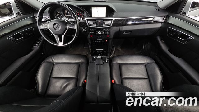 Mercedes-Benz E-Class — interior