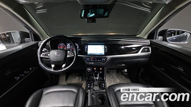 KG Mobility Korando — interior