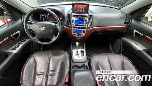 Hyundai Santa Fe — interior