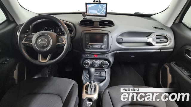 Jeep Renegade — interior