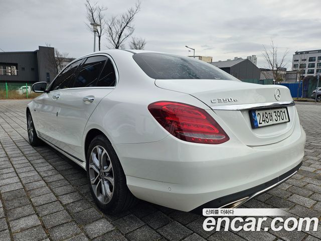 Mercedes-Benz C-Class — interior