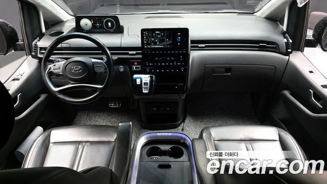 Hyundai Staria — interior