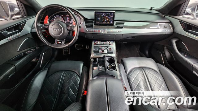 Audi S8 — interior