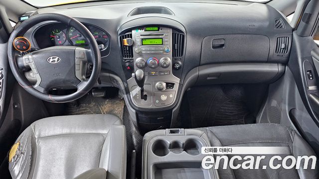 Hyundai Starex — interior