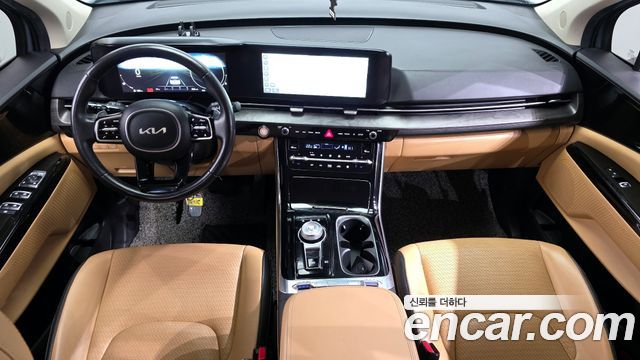 Kia Carnival — interior