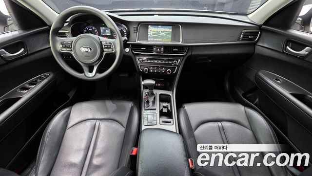 Kia K5 — interior