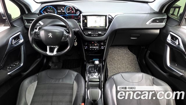 Peugeot 2008 — interior