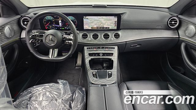 Mercedes-Benz E-Class — interior