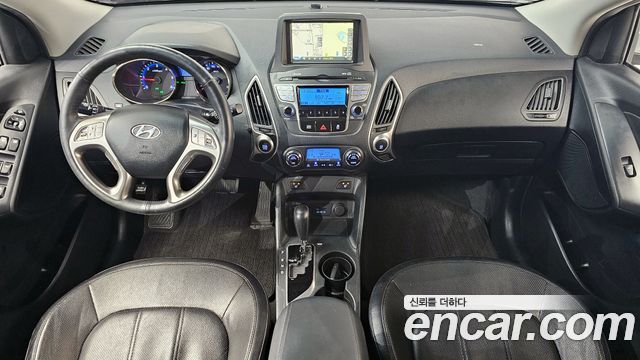 Hyundai Tucson — interior