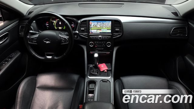 Renault Korea SM6 — interior