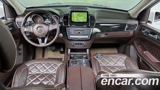 Mercedes-Benz GLS-Class — interior