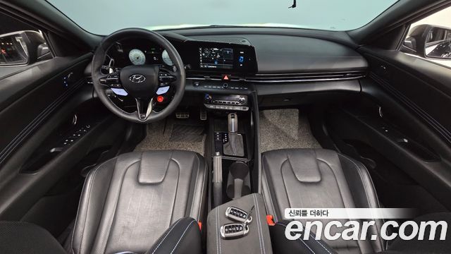 Hyundai Avante — interior