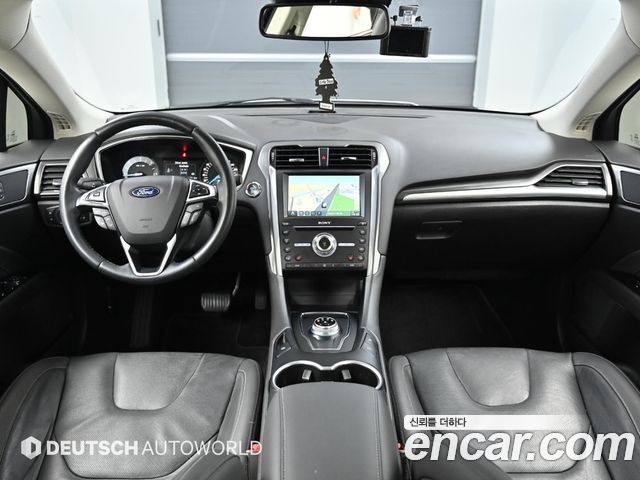 Ford Mondeo — interior