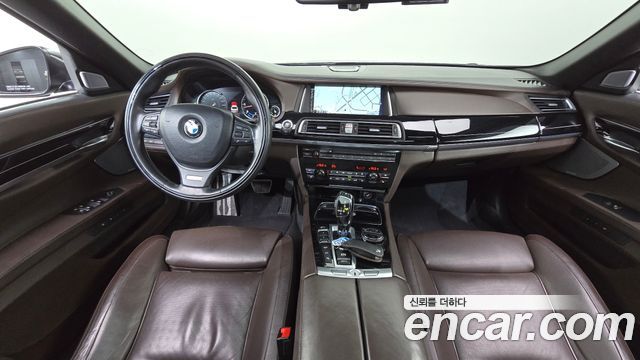 BMW 7 Series — interior