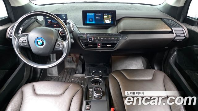 BMW i3 — interior