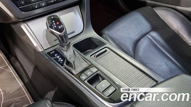 Hyundai Sonata — interior