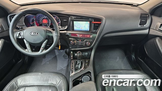 Kia K5 — interior