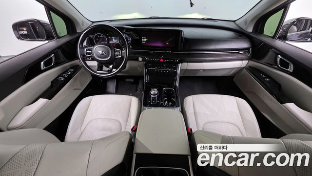 Kia Carnival — interior