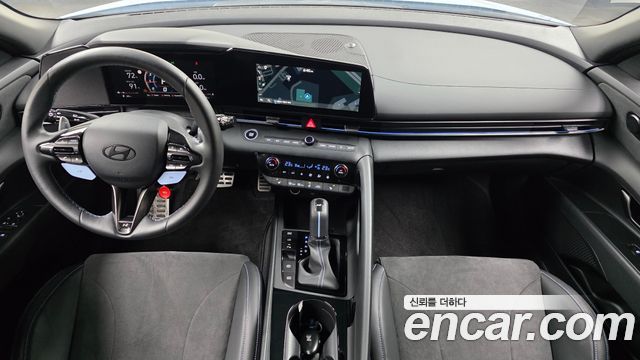Hyundai Avante — interior