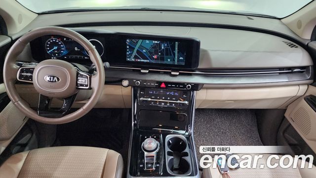 Kia Carnival — interior