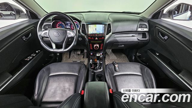 KG Mobility Tivoli — interior