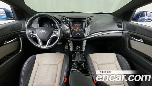 Hyundai i40 — interior