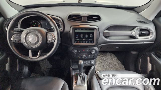 Jeep Renegade — interior