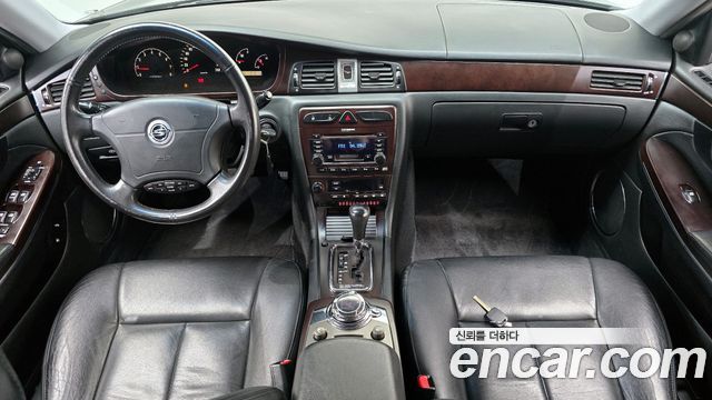 KG Mobility Chairman — interior