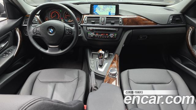 BMW 3 Series — interior
