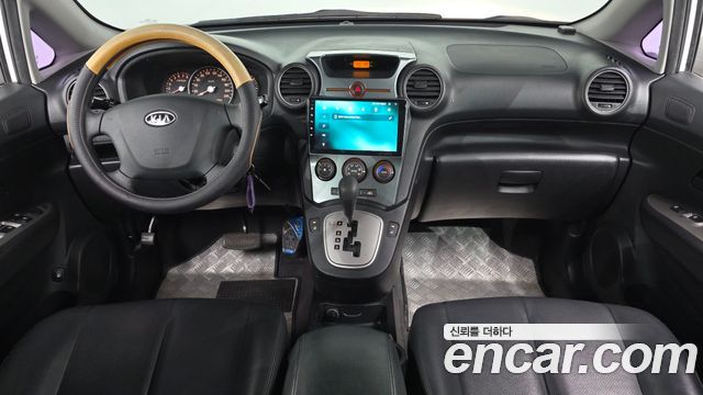Kia Carens — interior