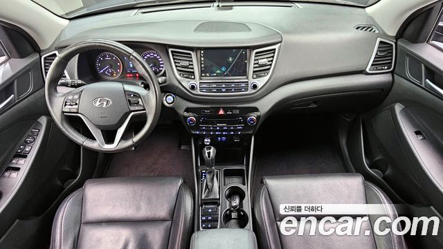 Hyundai Tucson — interior