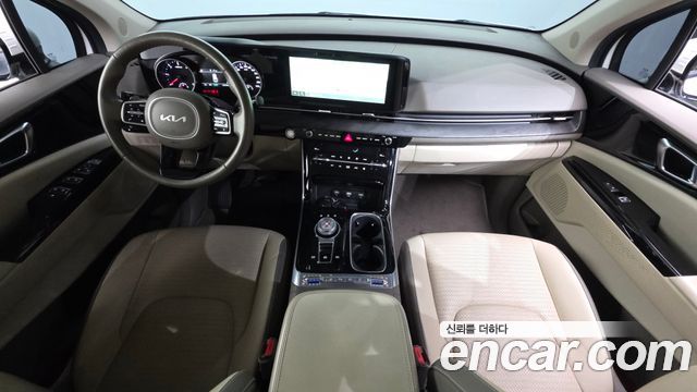 Kia Carnival — interior
