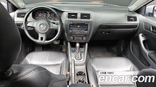 Volkswagen Jetta — interior