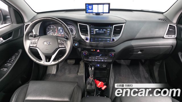 Hyundai Tucson — interior