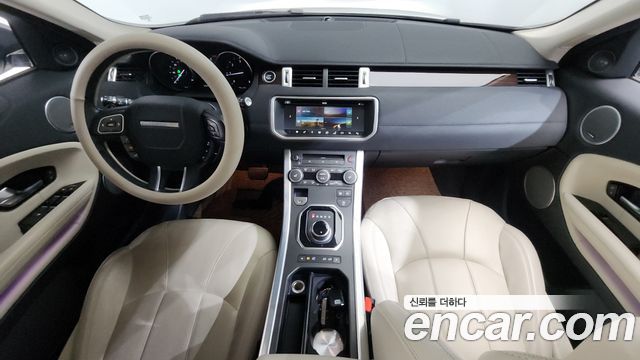 Land Rover Range Rover Evoque — interior