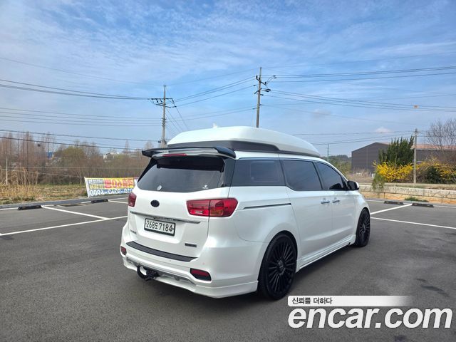 Kia Carnival — interior