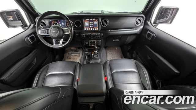 Jeep Wrangler — interior