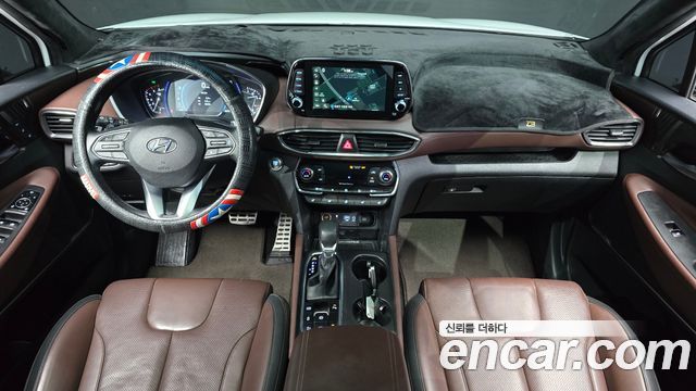Hyundai Santa Fe — interior