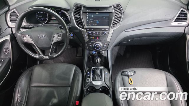 Hyundai Santa Fe — interior