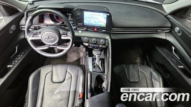 Hyundai Avante — interior