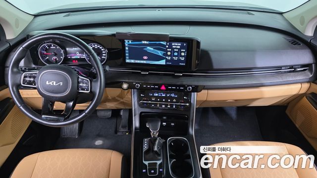 Kia Carnival — interior